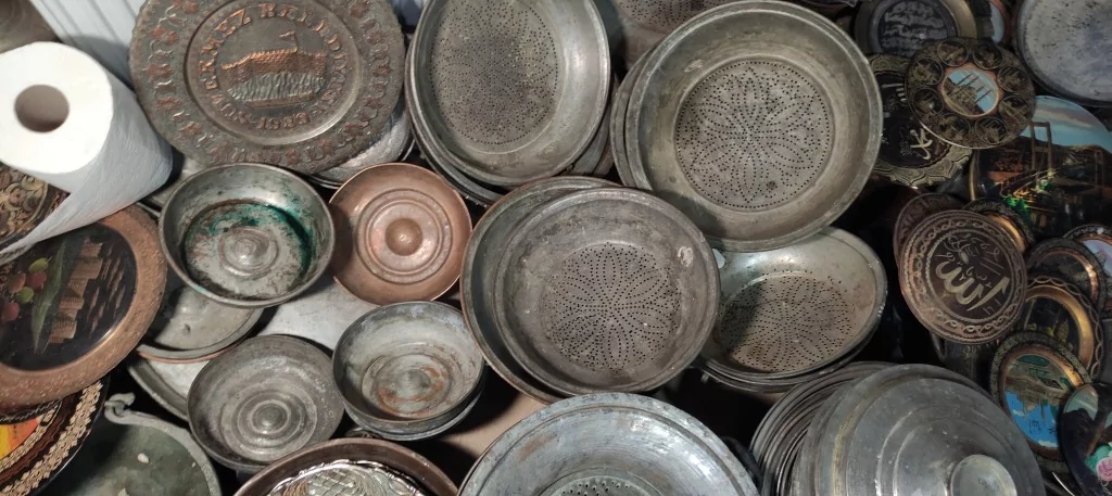 Bursa'nın bakır koleksiyoncusu hayran bırakıyor