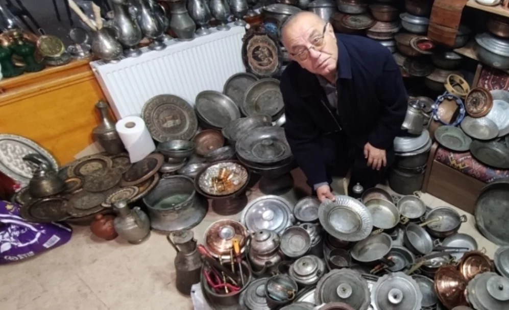 Bursa'nın bakır koleksiyoncusu hayran bırakıyor