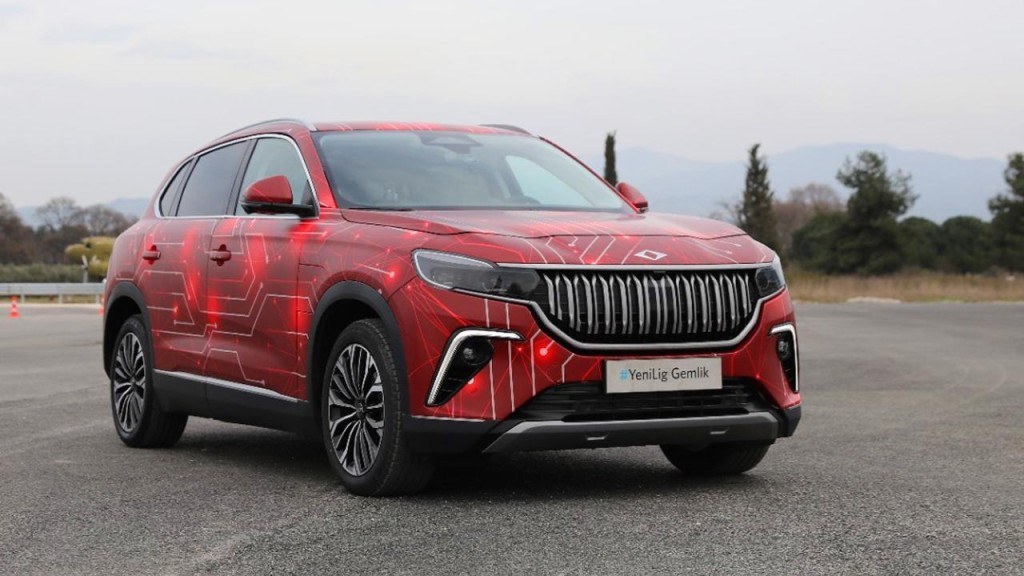 Aynı dönemde yollara çıkacaklar! Tesla-Togg rekabeti