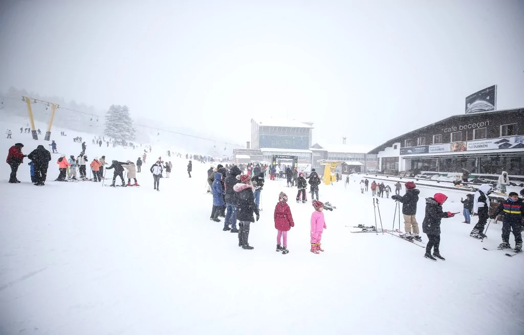 Uludağ'da kayak sezonu açıldı