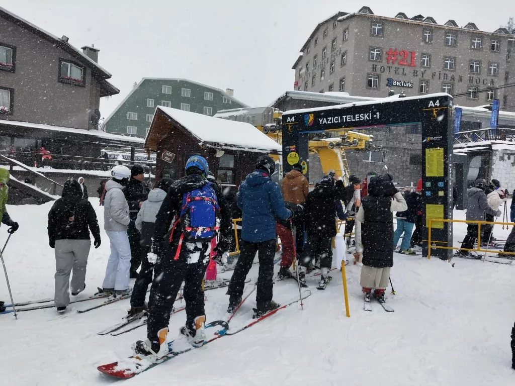 Uludağ'da kayak sezonu açıldı