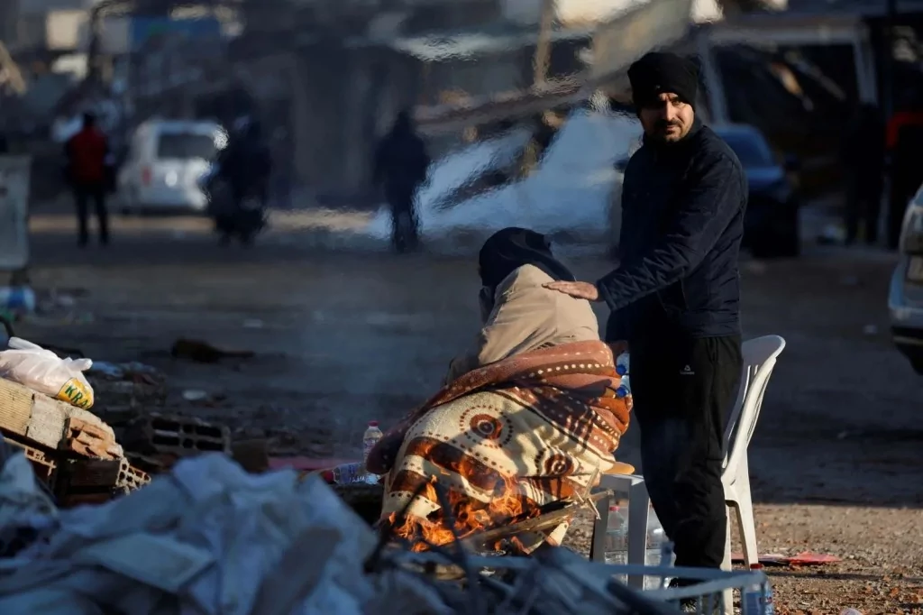 7.4'lük depremin ardından ajanslara düşen kahreden fotoğraflar...