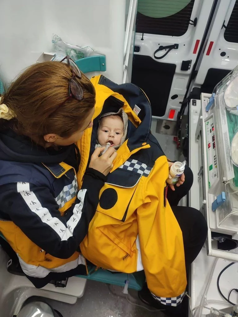 Depremin ardından enkazdan böyle çıkarıldı!