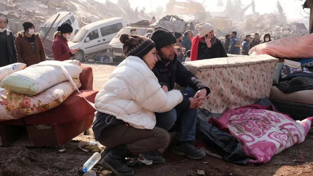 10 ili yıkan deprem faciasından acı dolu görüntüler