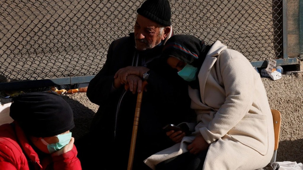 10 ili yıkan deprem faciasından acı dolu görüntüler