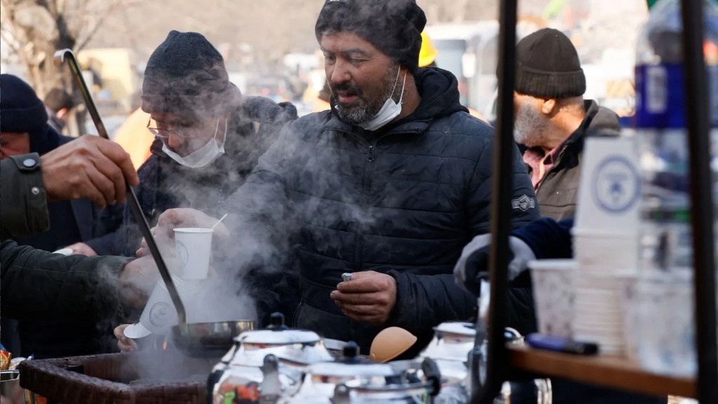 10 ili yıkan deprem faciasından acı dolu görüntüler