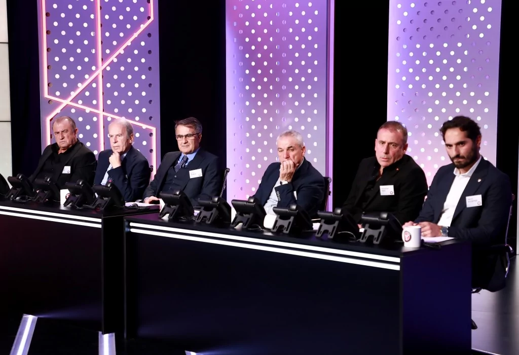 Futbol ailesinin depremzedeler için düzenlediği "Omuz Omuza" kampanyası