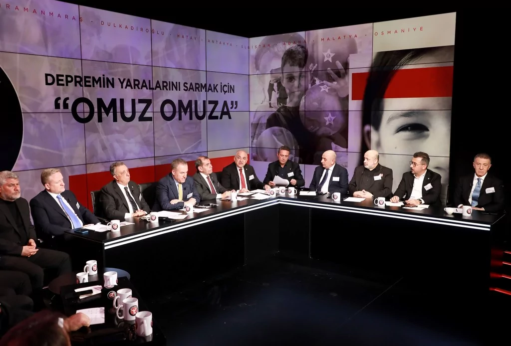 Futbol ailesinin depremzedeler için düzenlediği "Omuz Omuza" kampanyası