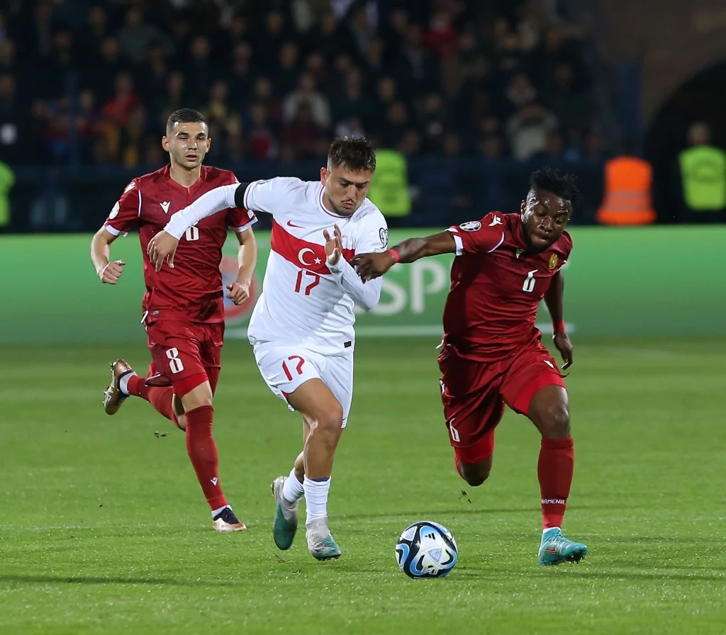 Türkiye Ermenistan'da galip