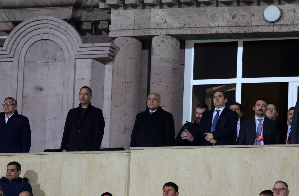 Türkiye Ermenistan'da galip