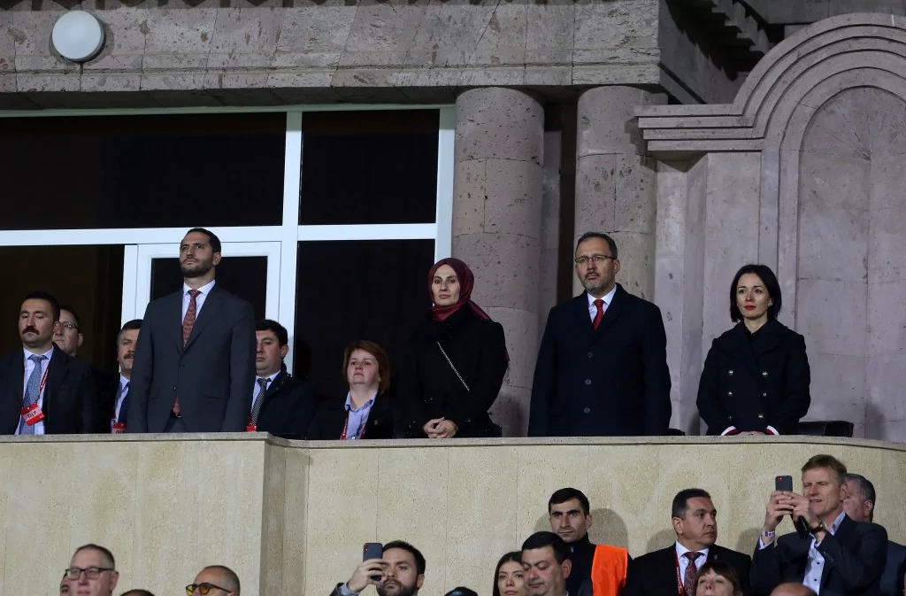 Türkiye Ermenistan'da galip