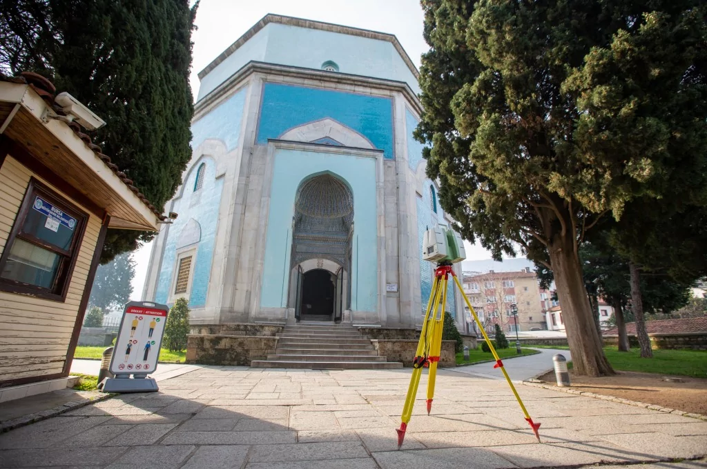 Bursa'daki tarihi eserler lazer tarama cihazlarıyla modelleniyor