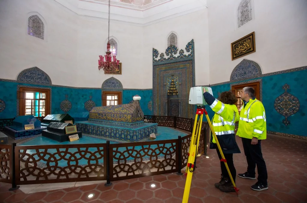 Bursa'daki tarihi eserler lazer tarama cihazlarıyla modelleniyor