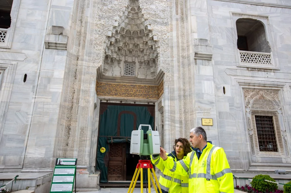 Bursa'daki tarihi eserler lazer tarama cihazlarıyla modelleniyor
