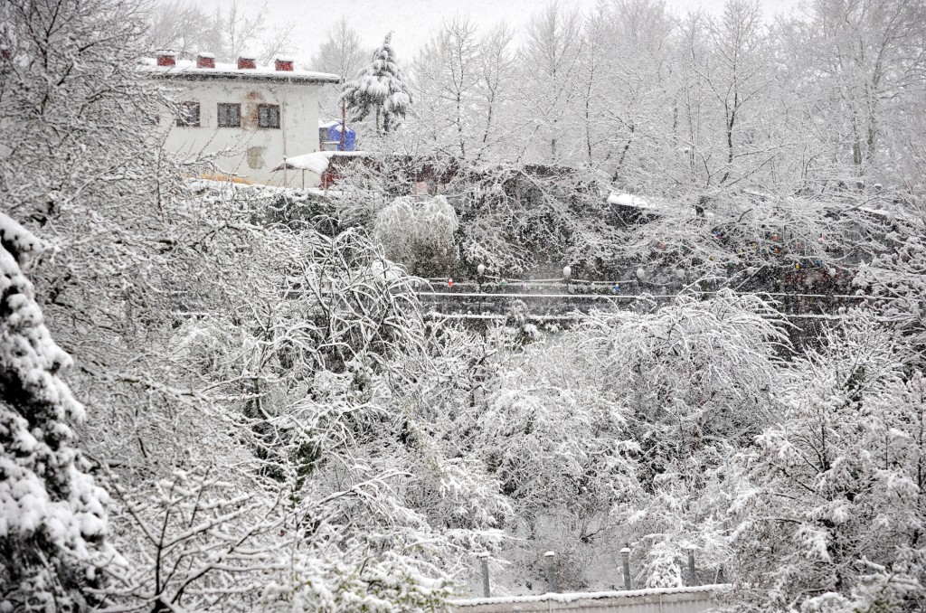 Bursa'da şehir merkezinde kar heyecanı