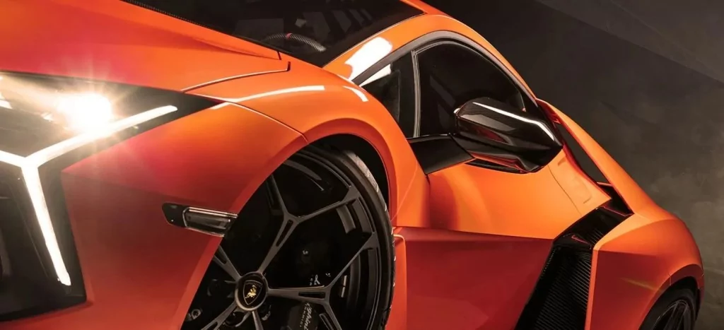 Yeni Lamborghini Revuelto ortaya çıktı