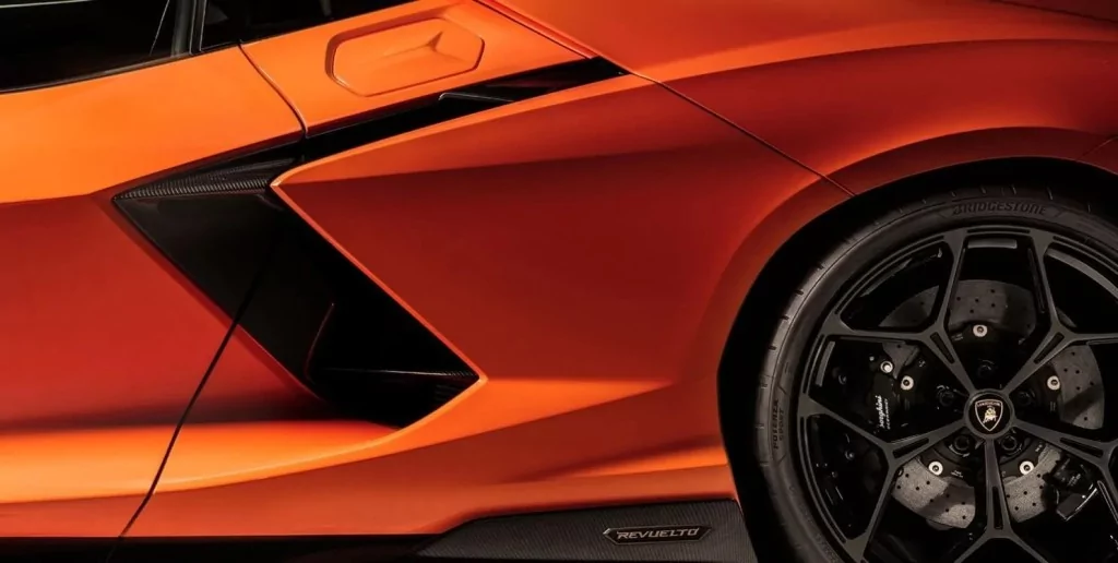 Yeni Lamborghini Revuelto ortaya çıktı