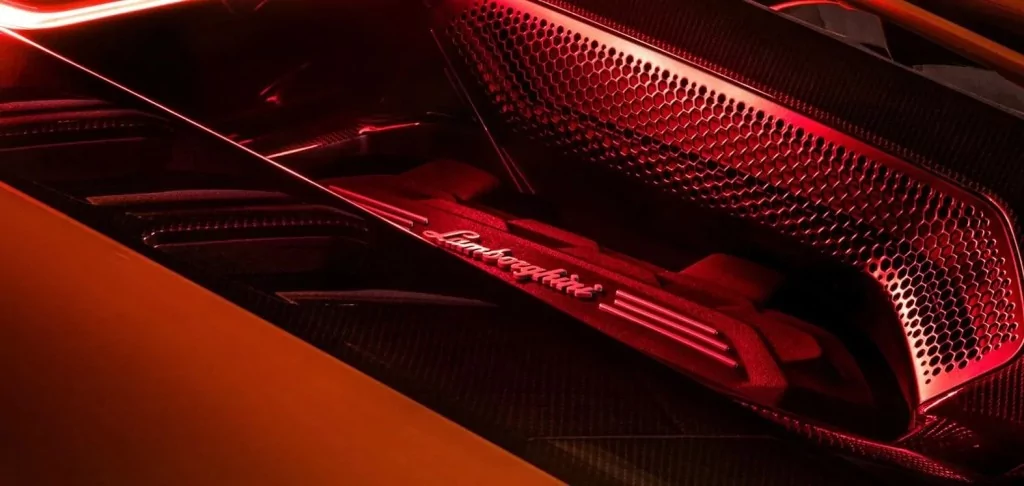 Yeni Lamborghini Revuelto ortaya çıktı