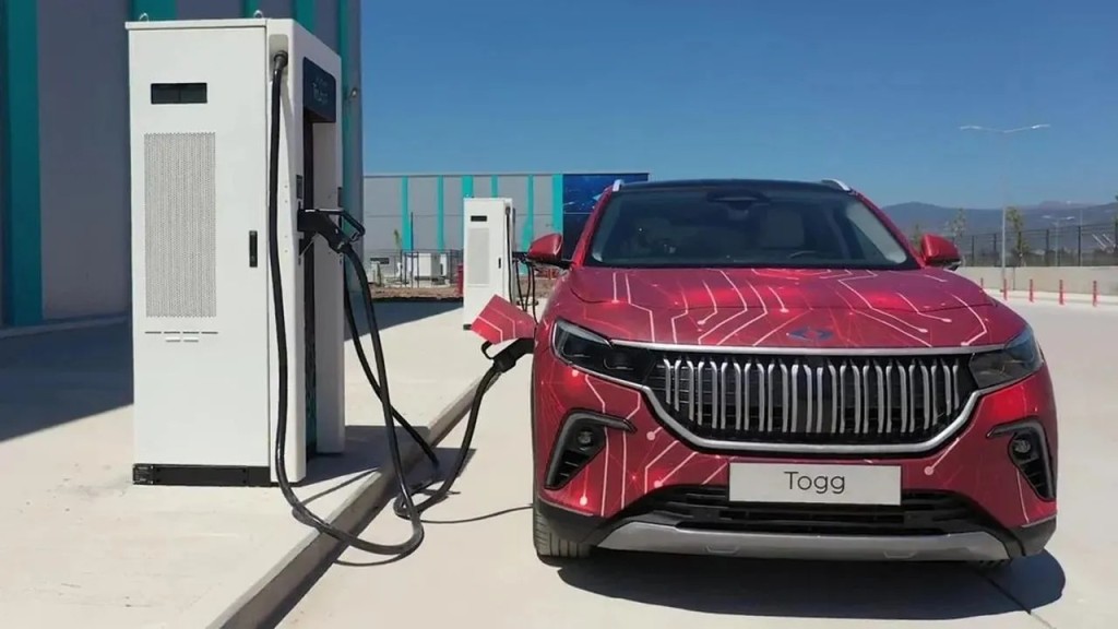 TOGG mu Tesla mı, hangisi daha iyi?