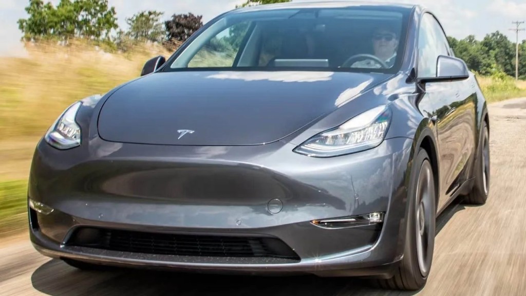 TOGG mu Tesla mı, hangisi daha iyi?