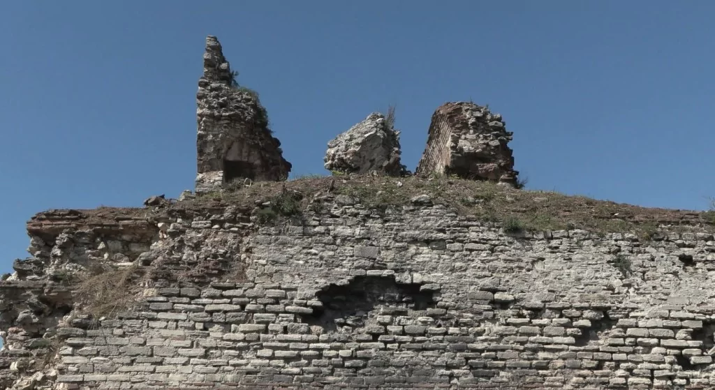 İstanbul surları 'tehlike' altında
