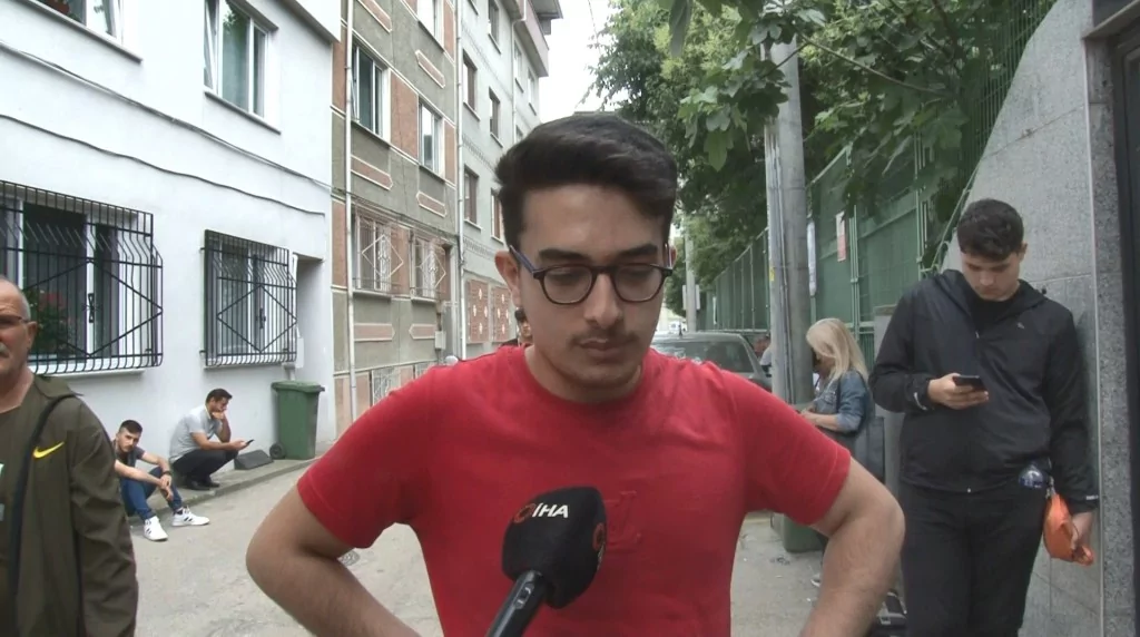 Bursa'dan YKS manzaraları! Geç kalanlar kapıda kaldı