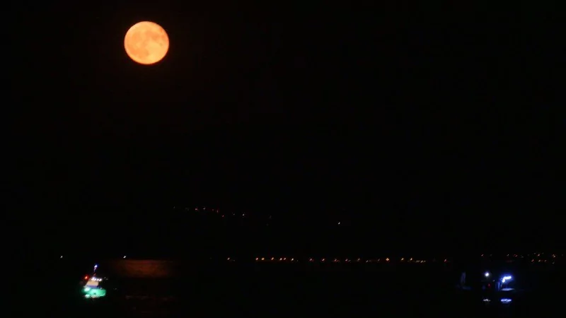 Türkiye'nin farklı noktalarından "Süper Ay" manzaraları