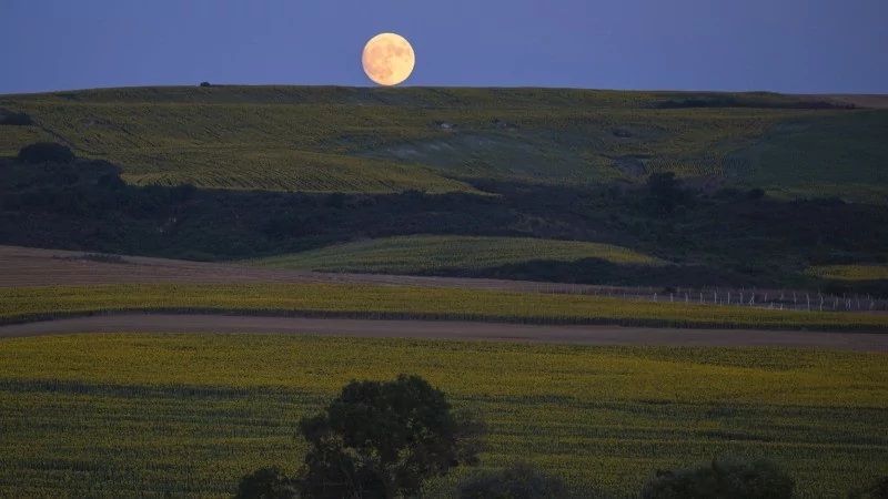 Türkiye'nin farklı noktalarından "Süper Ay" manzaraları