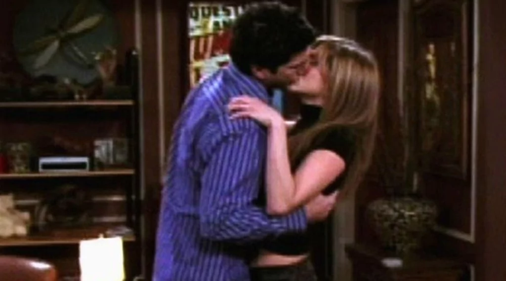 Jennifer Aniston: David Schwimmer ile öpüşmemiz oldukça keyifliydi