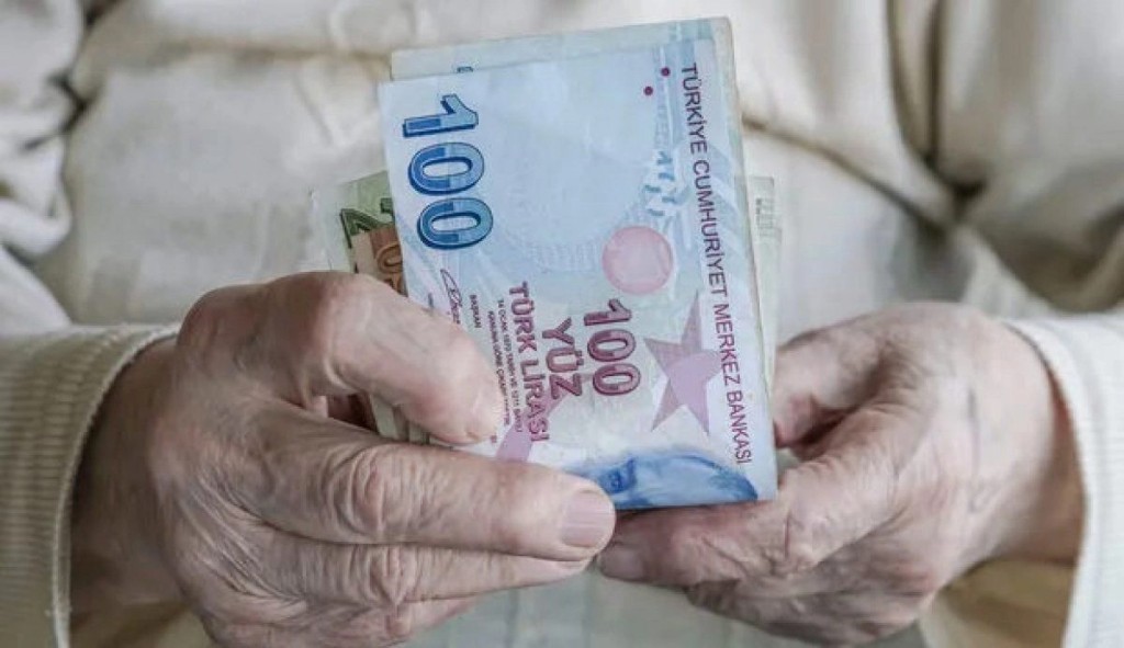 Emekli ikramiyesinde "özel banka" detayı: Kim 5 bin lira alamayacak?