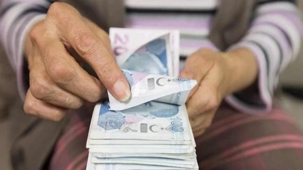 Emekli ikramiyesinde "özel banka" detayı: Kim 5 bin lira alamayacak?