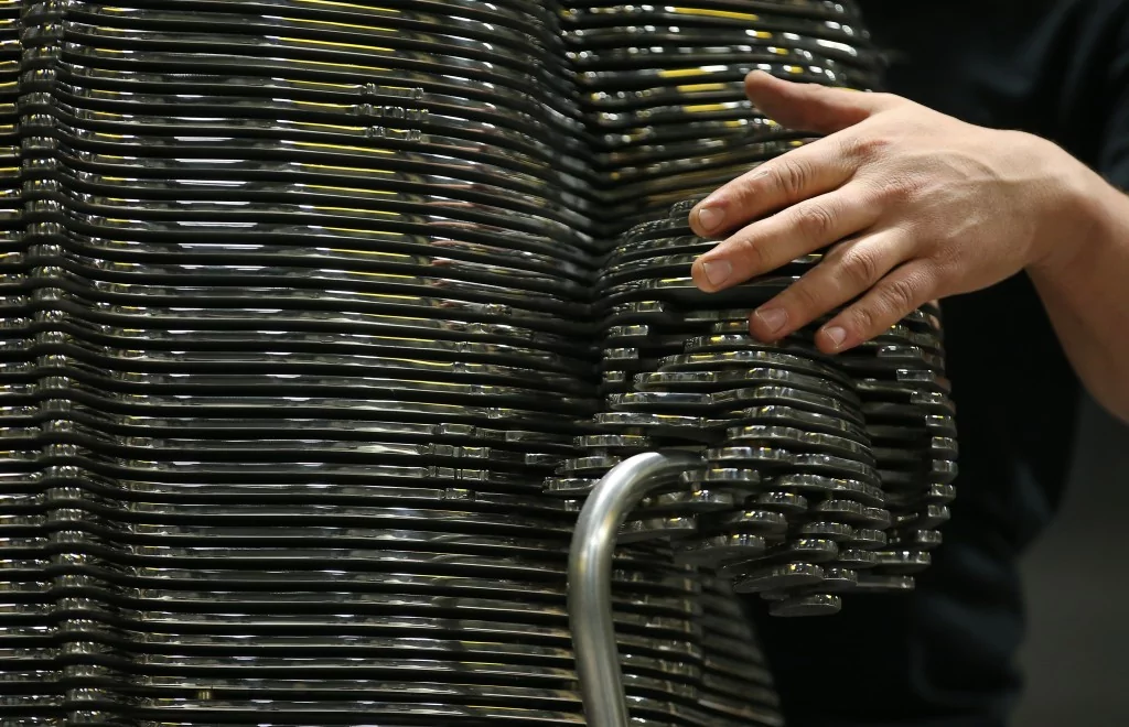 Atatürk'ün TBMM'nin açılışındaki selamlama fotoğrafı Bursa'da çelik heykelle ölümsüzleştirildi