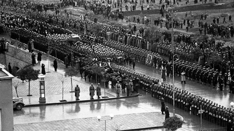 Fotoğraflarla Atatürk'ün son yolculuğu