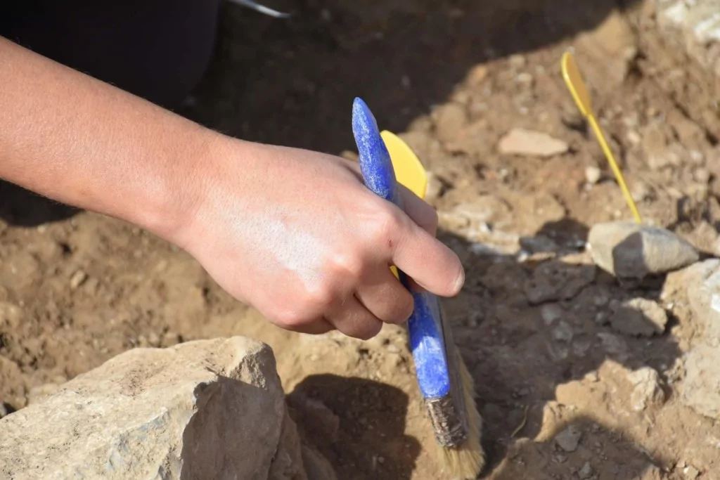 İzmir'de 8 bin 200 yıllık atölye bulundu