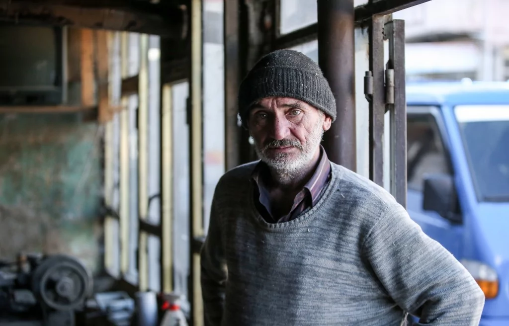 Bursalı Enver usta 60 yıldır mesleğini devam ettiriyor