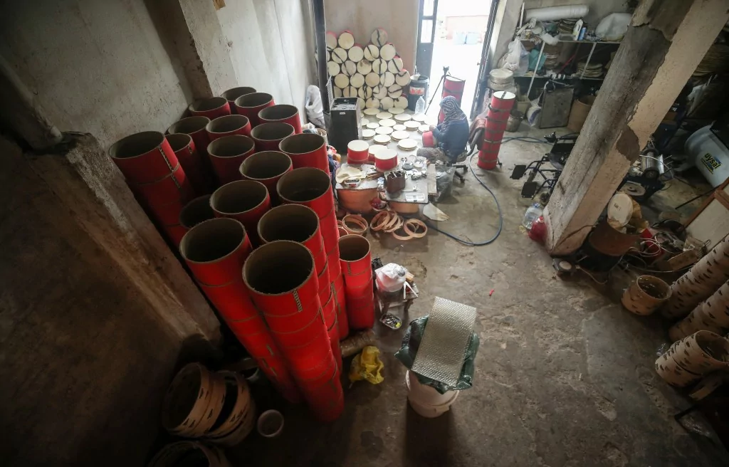 Bursalı Enver usta 60 yıldır mesleğini devam ettiriyor