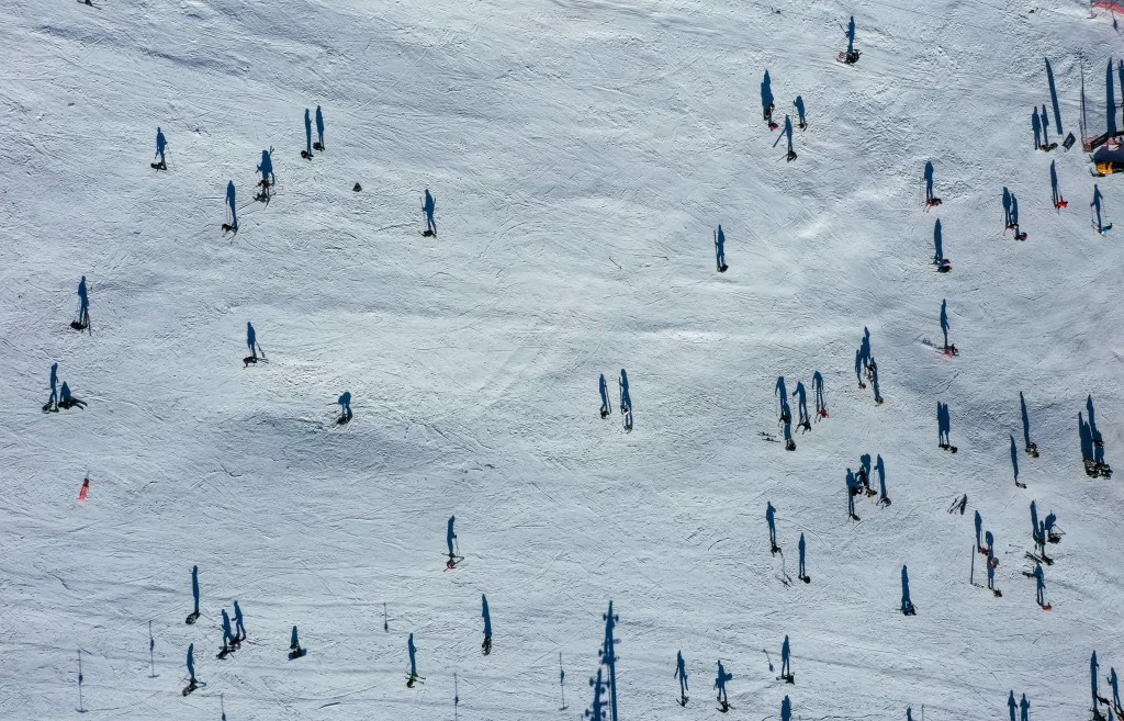 Bursa Uludağ'da kar yağışıyla birlikte turist akını