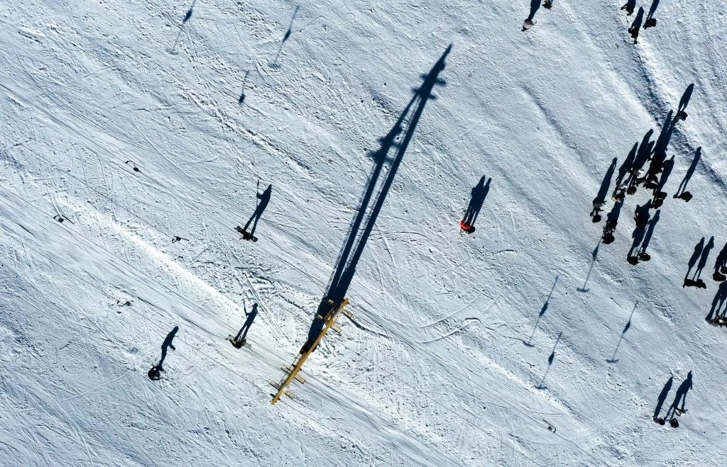 Bursa Uludağ'da kar yağışıyla birlikte turist akını
