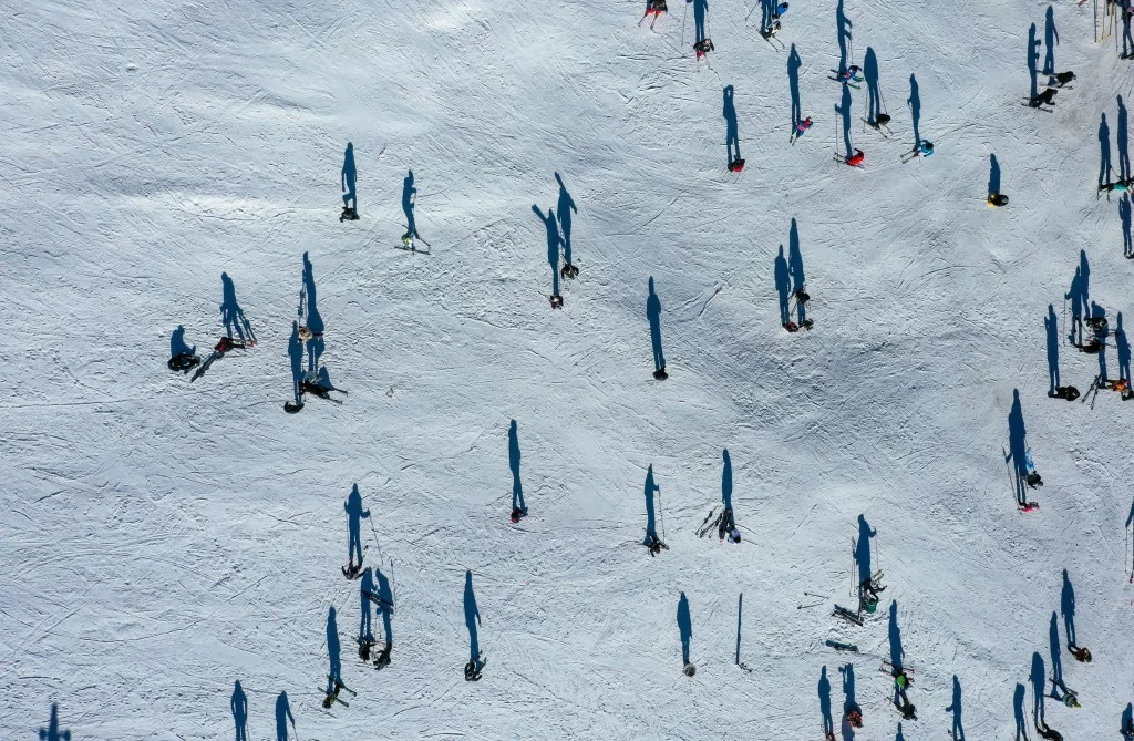 Bursa Uludağ'da kar yağışıyla birlikte turist akını