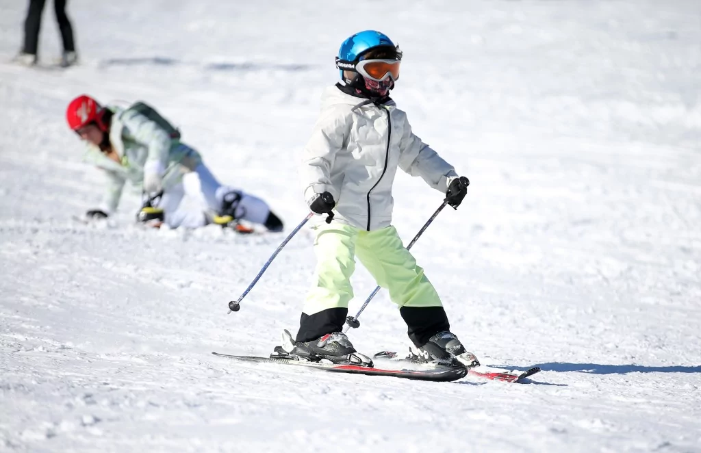 Bursa Uludağ'da kar yağışıyla birlikte turist akını