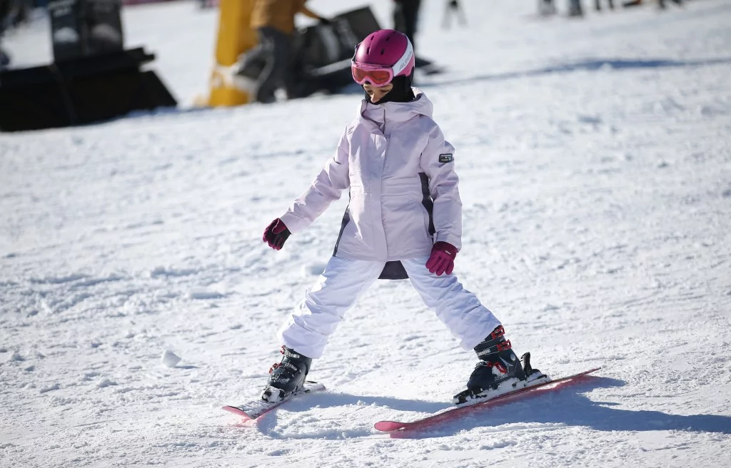 Bursa Uludağ'da kar yağışıyla birlikte turist akını