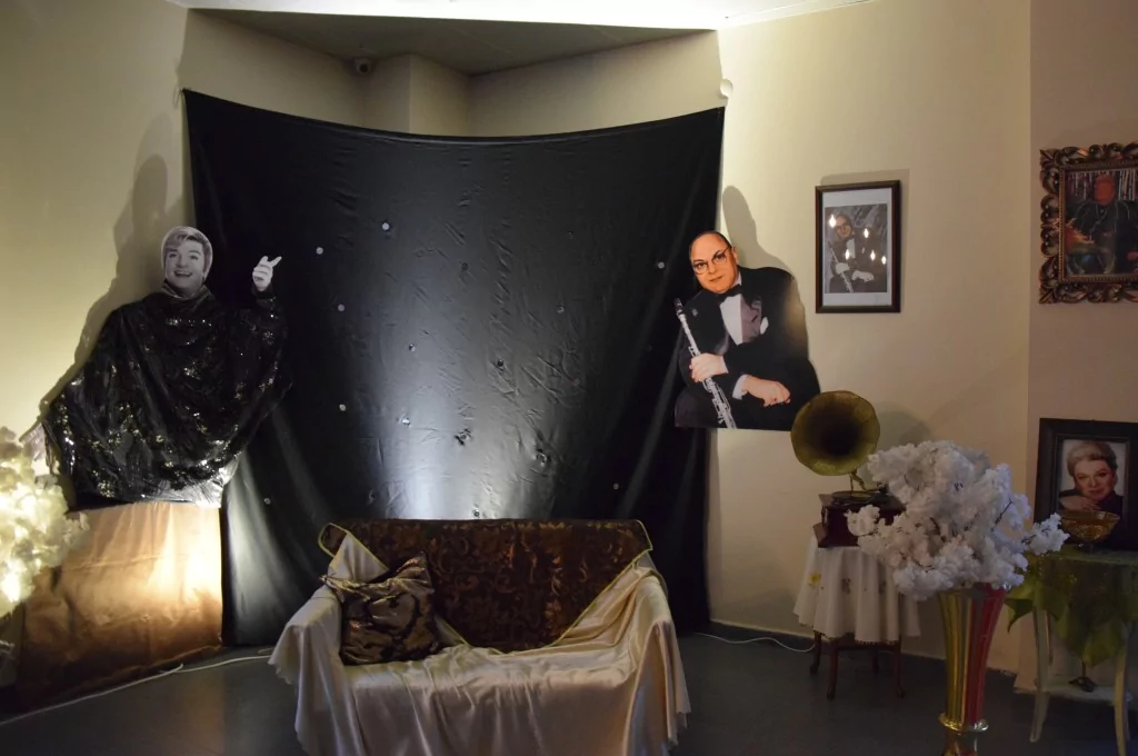 Zeki Müren'in sahne kostümleri ve eserleri sergilendi