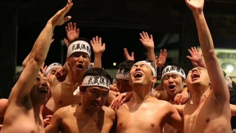 1250 yıllık "çıplak festival": Tarihte ilk kez kadınlar da katıldı