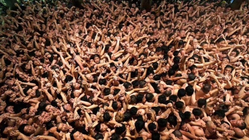 1250 yıllık "çıplak festival": Tarihte ilk kez kadınlar da katıldı