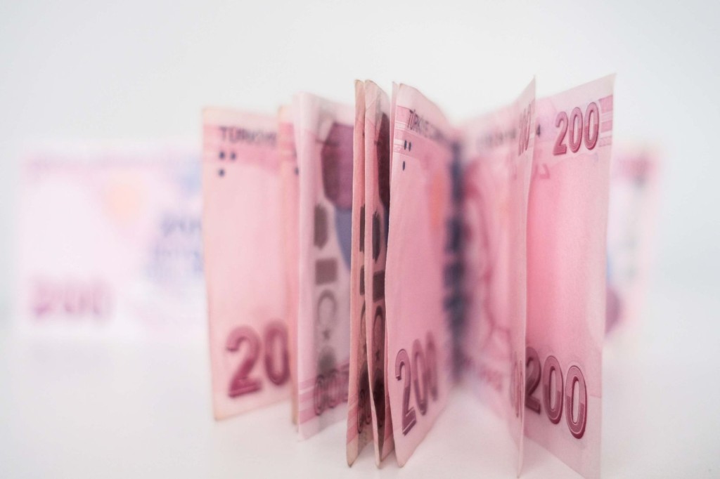 Bayram nedeniyle memur ve emekli maaşları erken yatacak mı?