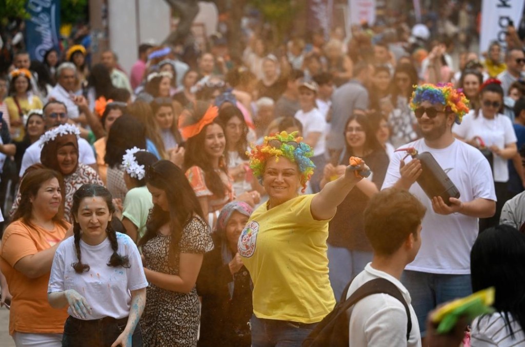 12. Uluslararası Portakal Çiçeği Karnavalı'ndan birbirinden renkli görüntüler