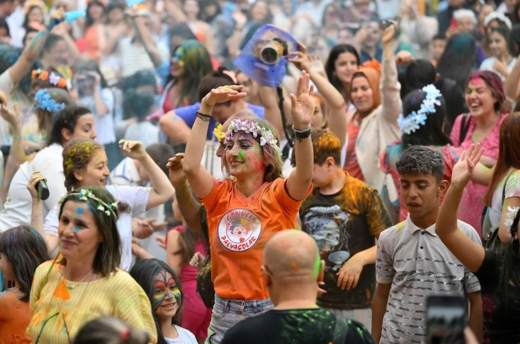 12. Uluslararası Portakal Çiçeği Karnavalı'ndan birbirinden renkli görüntüler