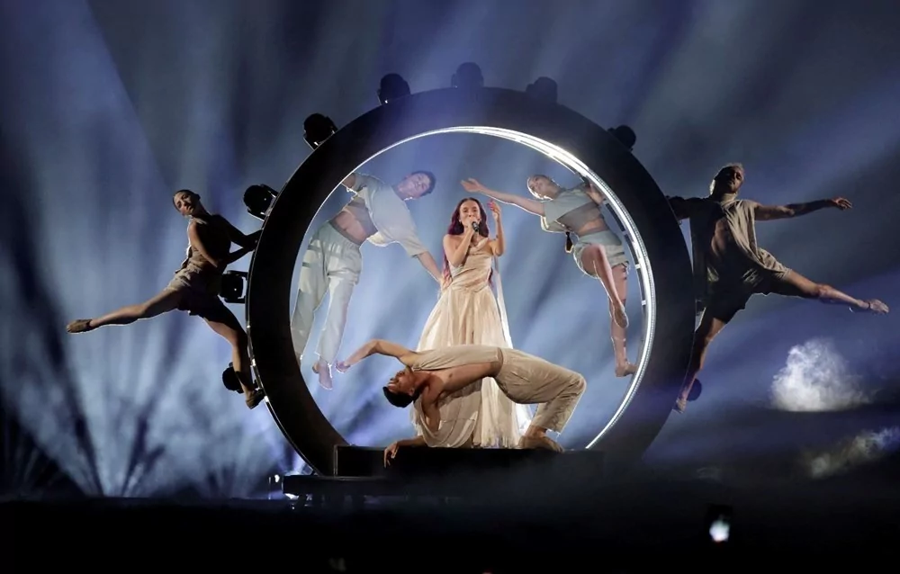 Tarihin en çalkantılı Eurovision finali yaşandı