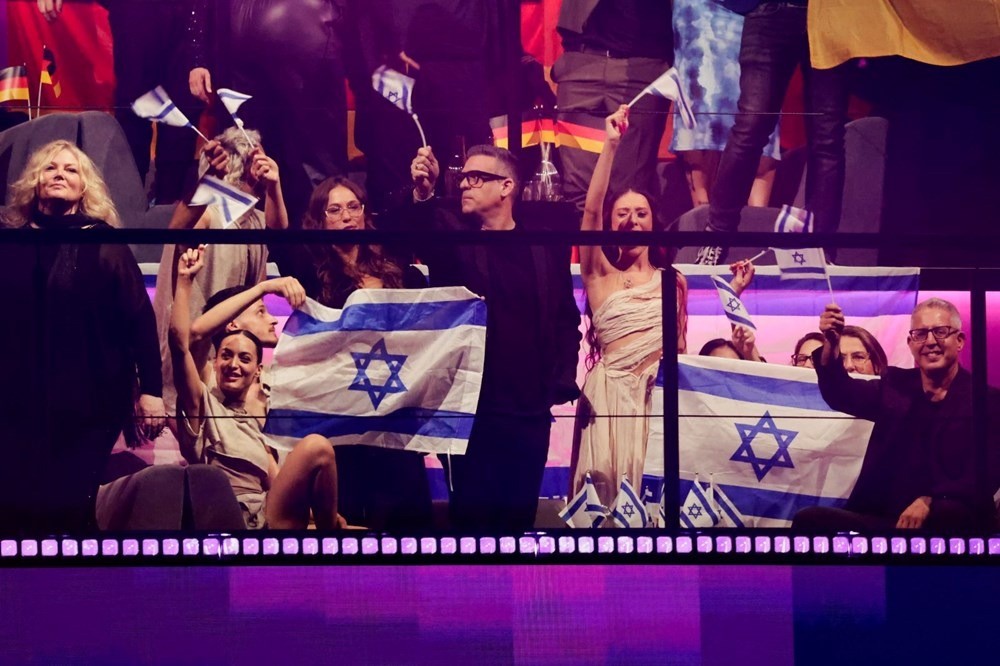 Tarihin en çalkantılı Eurovision finali yaşandı