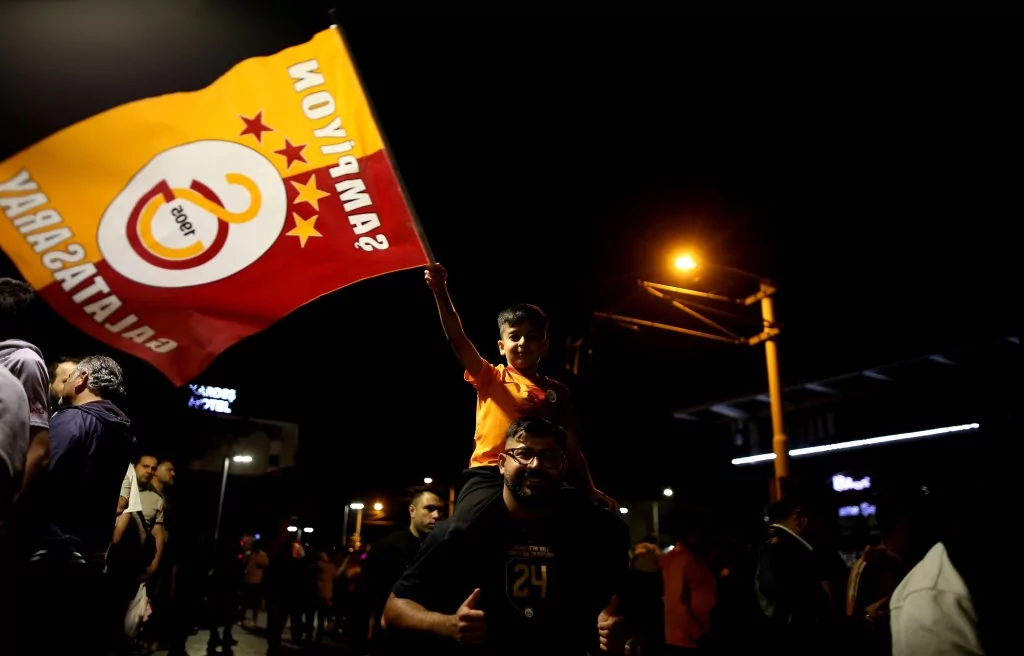 Bursa'da Galatasaray'ın şampiyonluk coşkusu zirve yaptı
